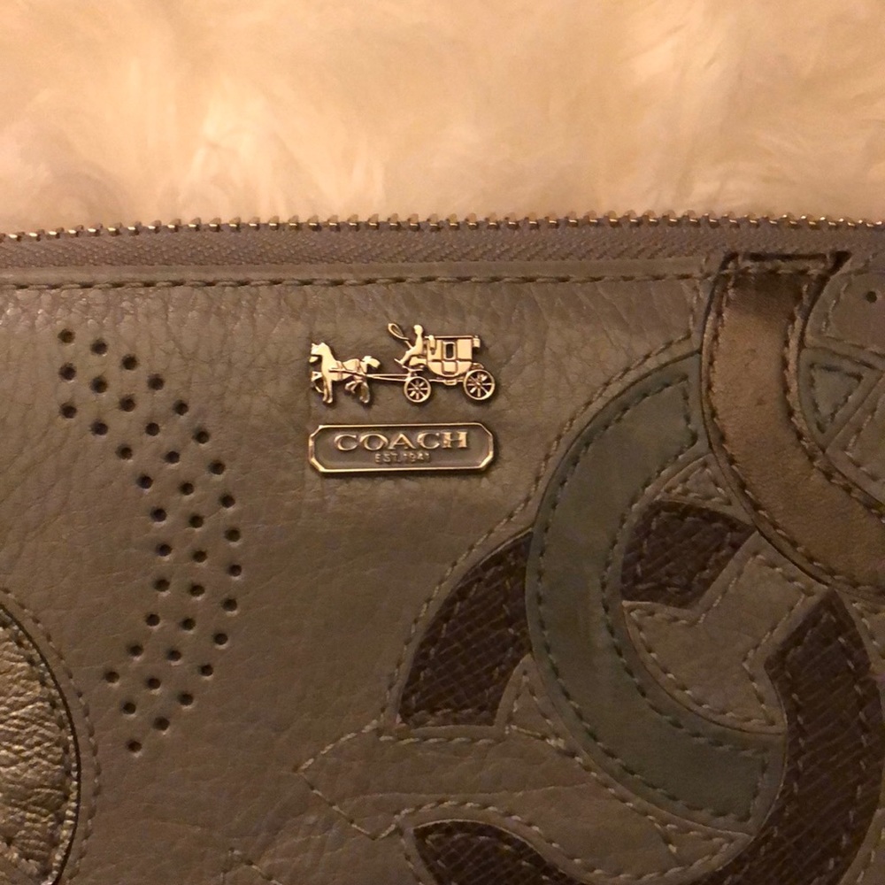 Wallet/CHECKBOOK HOLDER - Picture 2 of 5